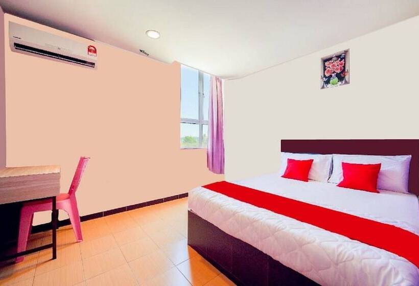 Cmn Hotel & Homestay