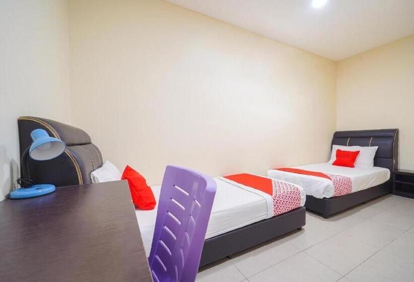 Cmn Hotel & Homestay