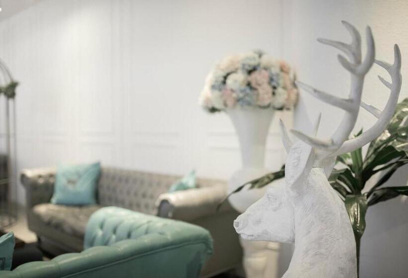 בית מלון כפרי Creator