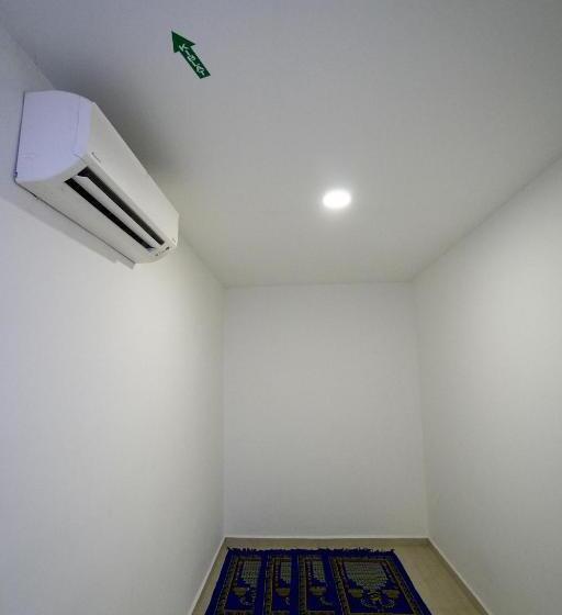 Crystal Garden Hotel   Seri Kembangan