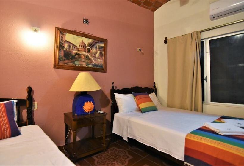 Отель Don Miguel Plaza