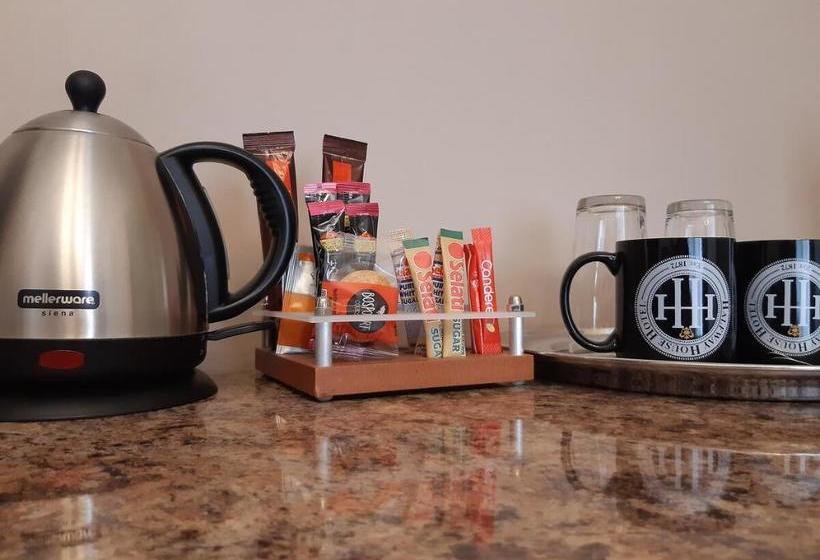 ホテル Halfway House