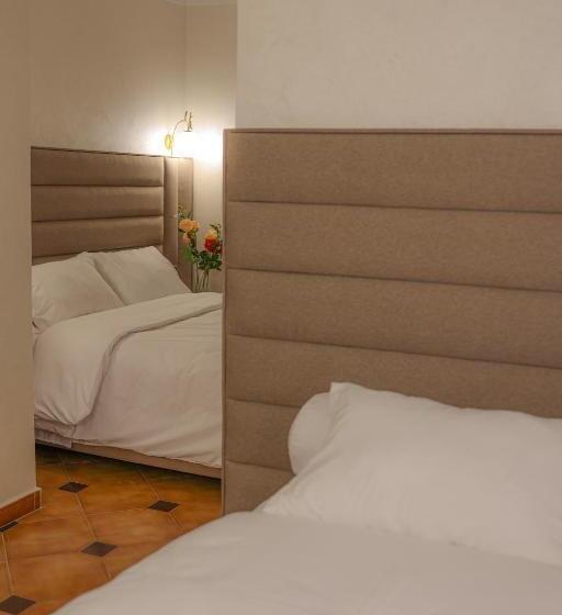 هتل Hôtel Des Lilas