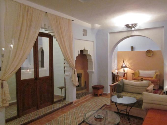 هتل Hôtel Ras El Maa