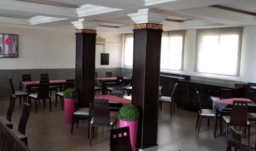 هتل Hôtel Relais Ras El Maa