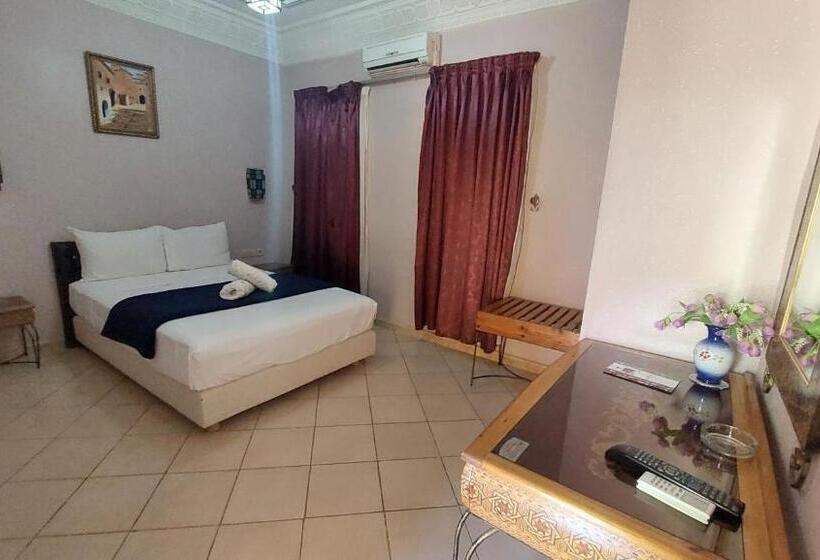 هتل Kasbat Aferdou