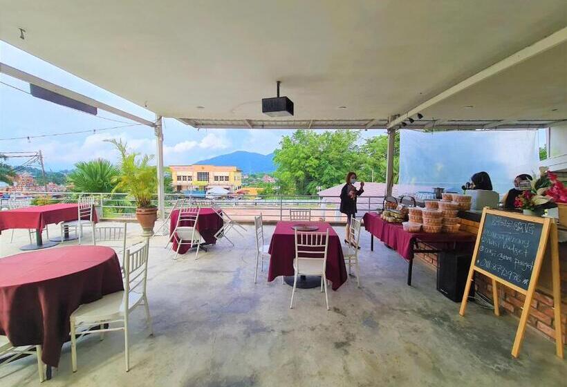 בית מלון כפרי Merdeka