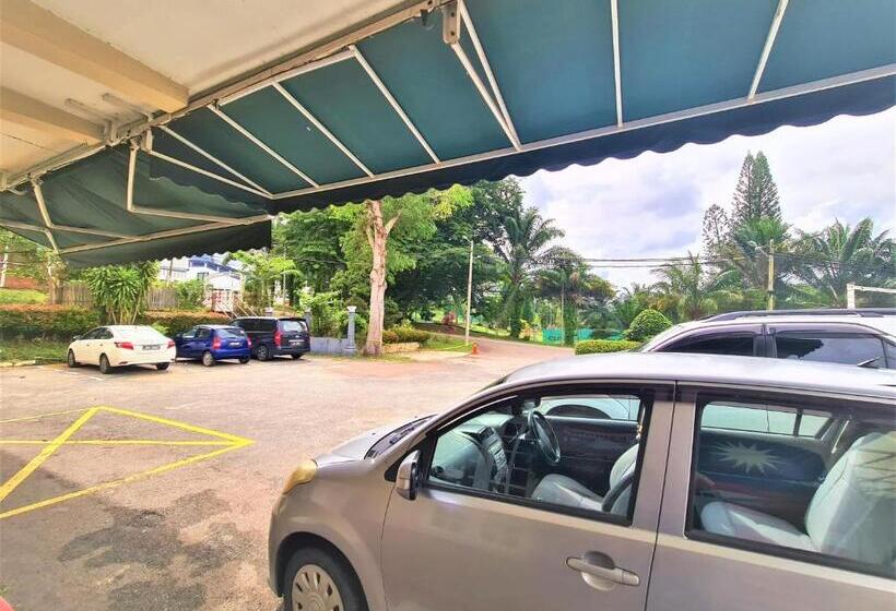 בית מלון כפרי Merdeka