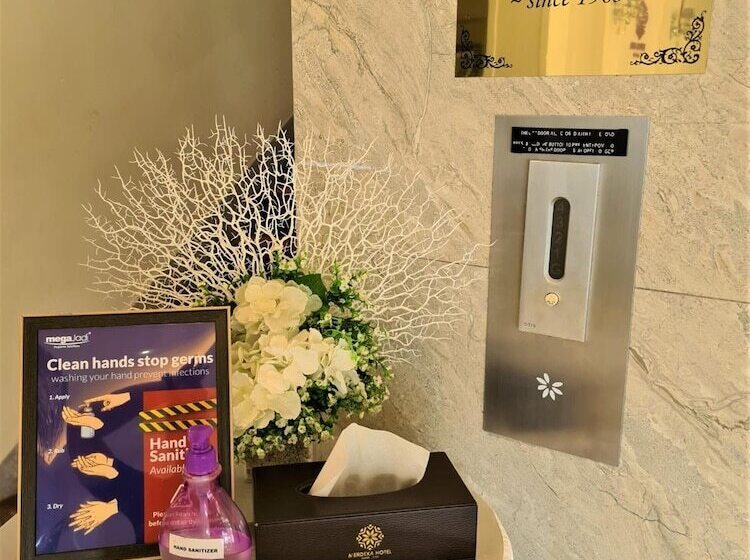 בית מלון כפרי Merdeka