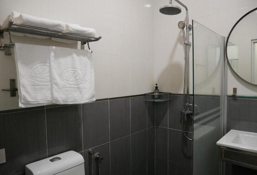 בית מלון כפרי Pantai Regal City