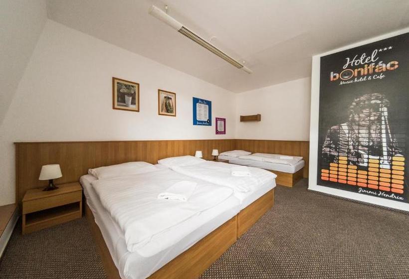 酒店 Penzion Atlas