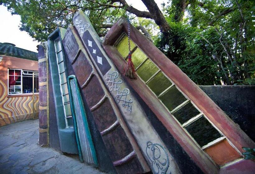 ホテル Rabbit Hole