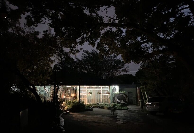 ホテル Rabbit Hole