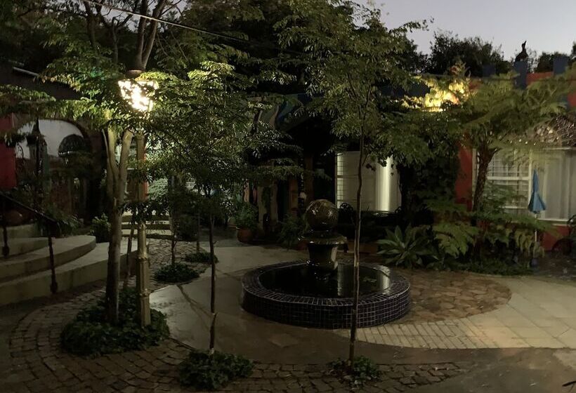 ホテル Rabbit Hole