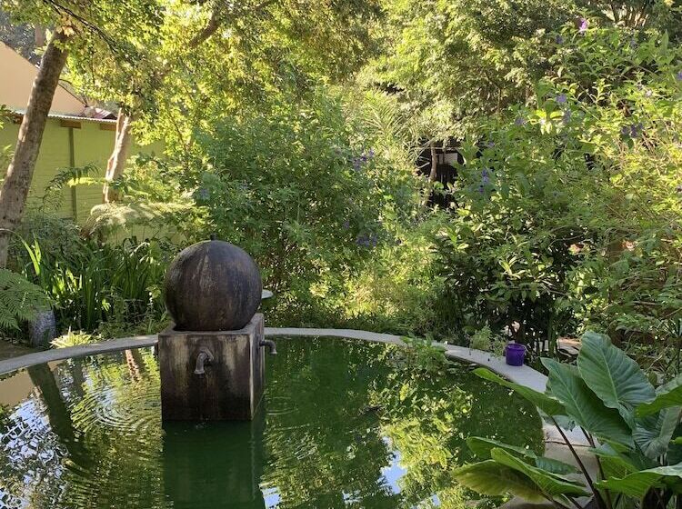 ホテル Rabbit Hole