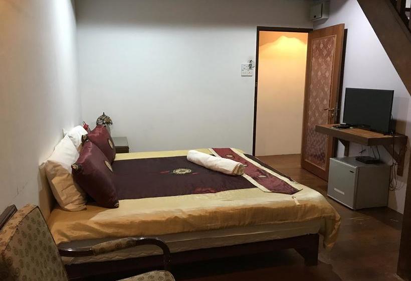 בית מלון כפרי Rangoon Residence