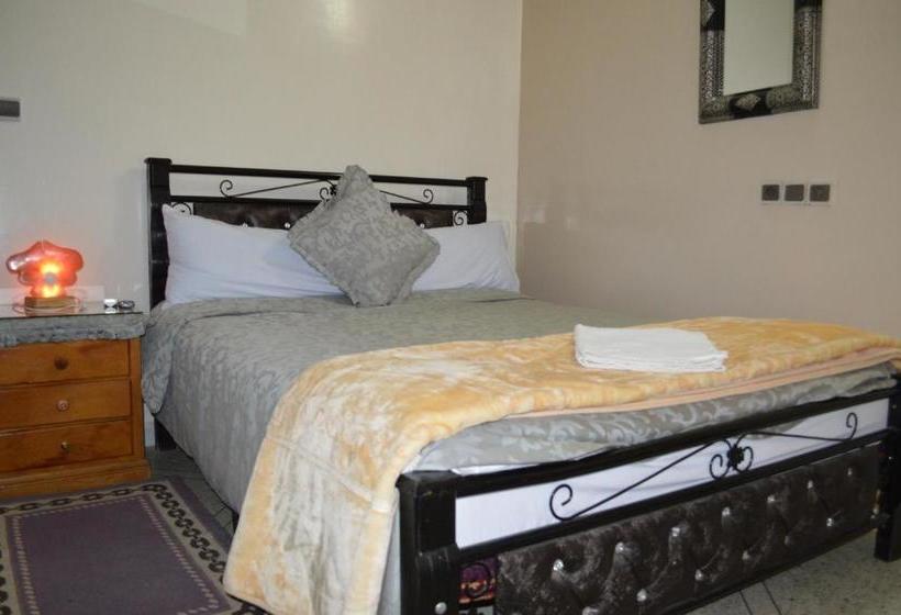 هتل Restaurant Bougafer