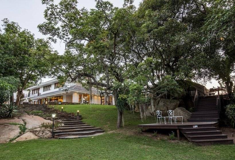 Отель Sheppard Boutique