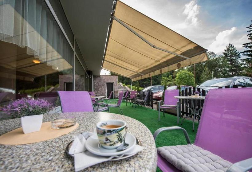 Отель Sorea Máj