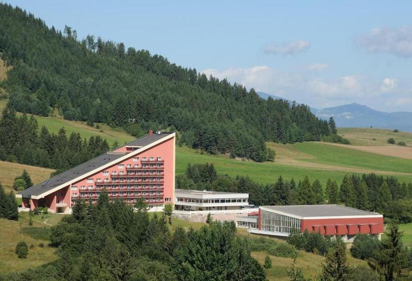 Отель Sorea Máj