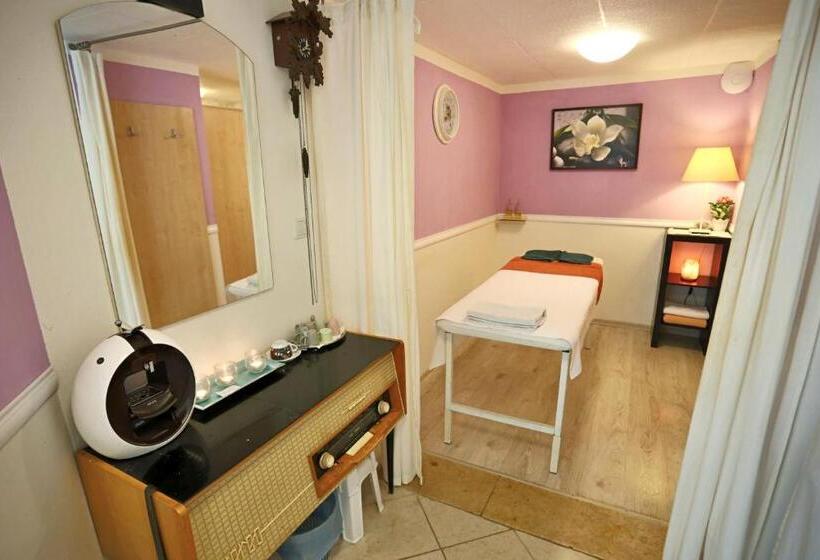 Отель Sorea Máj