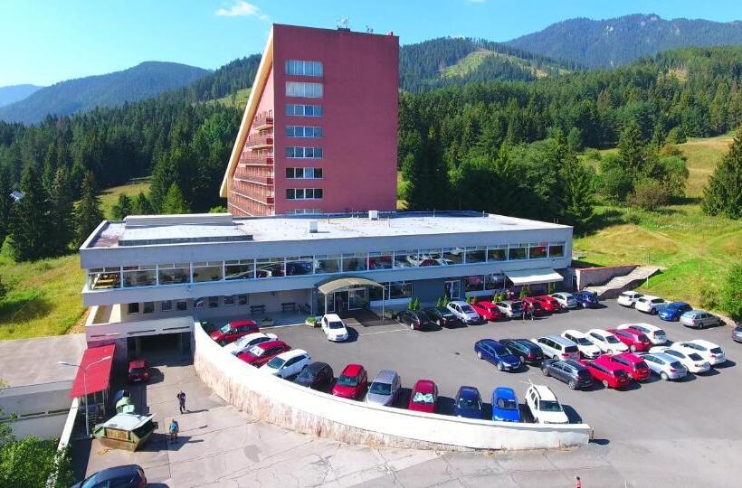 Отель Sorea Máj