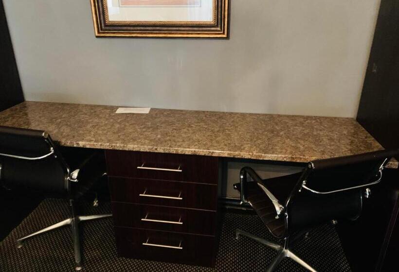 ホテル Halfway House