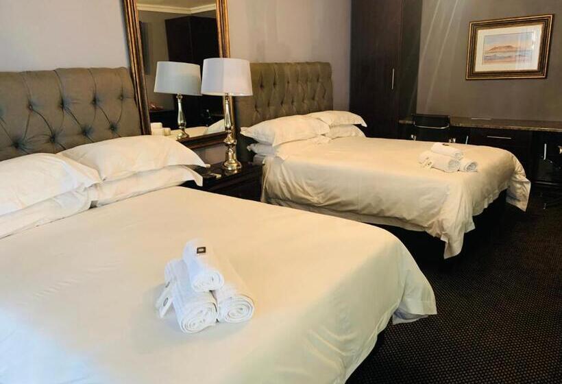 ホテル Halfway House