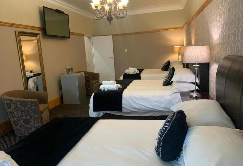 ホテル Halfway House