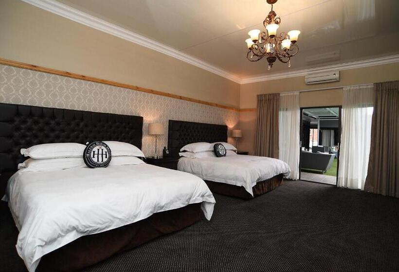 ホテル Halfway House