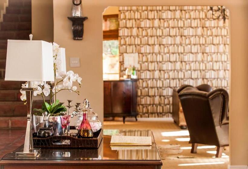 فندق Whale View Manor & Spa