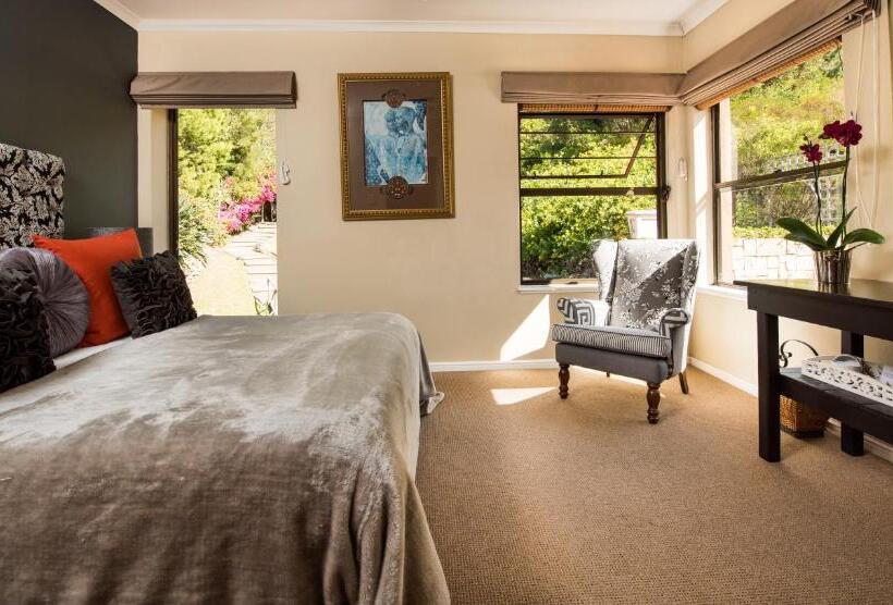 فندق Whale View Manor & Spa