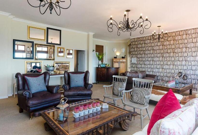 فندق Whale View Manor & Spa