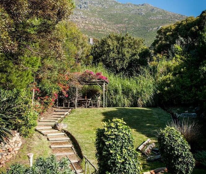 فندق Whale View Manor & Spa