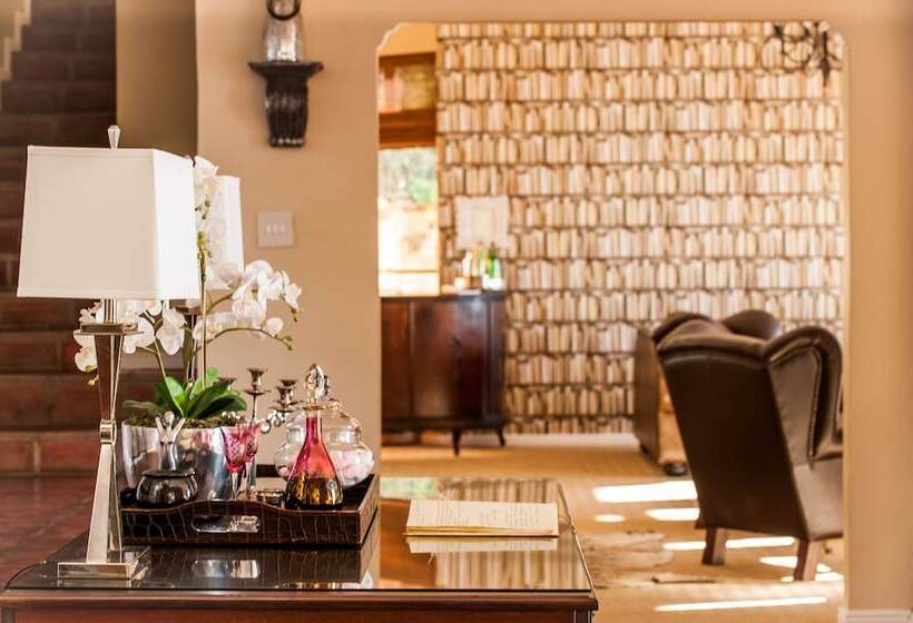 فندق Whale View Manor & Spa