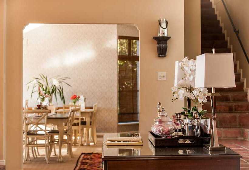 فندق Whale View Manor & Spa