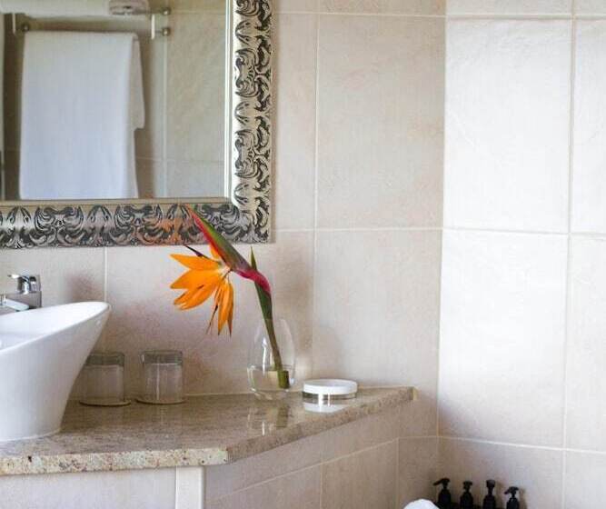 فندق Whale View Manor & Spa