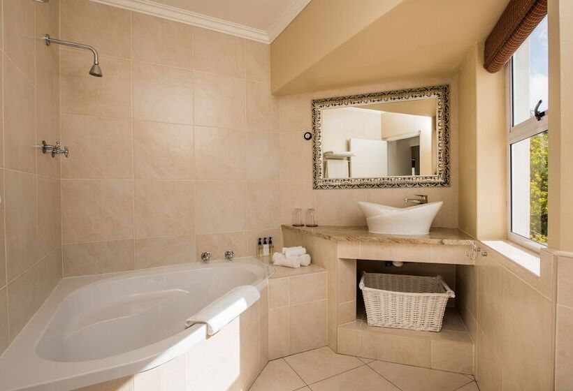 فندق Whale View Manor & Spa