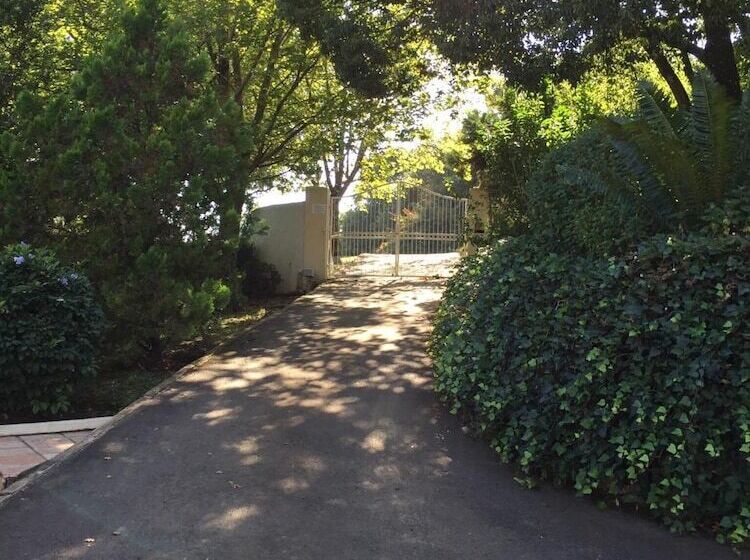 Kings Hill Bed And Breakfast