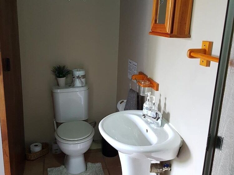 Kings Hill Bed And Breakfast