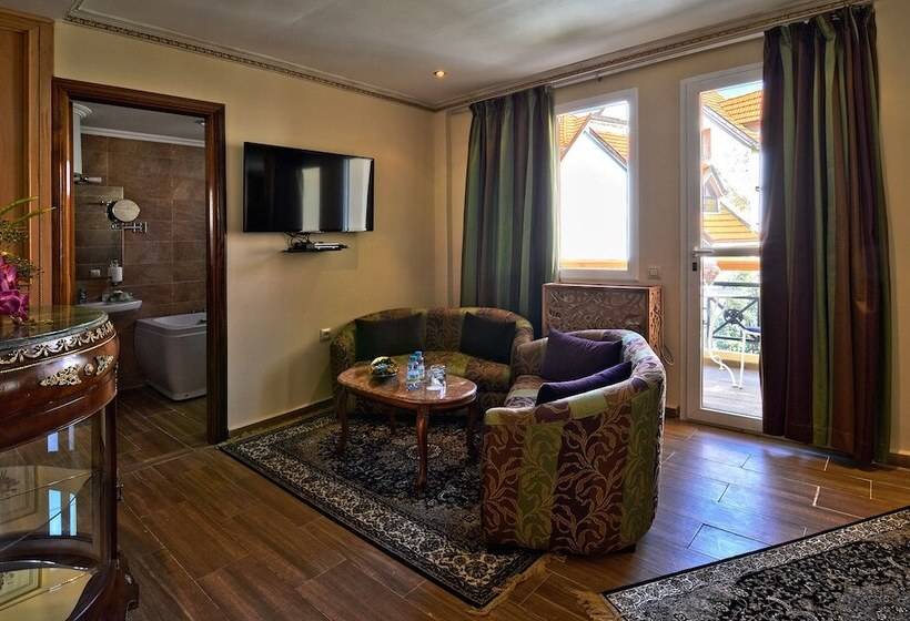 استراحتگاه Résidence Ifrane Palace