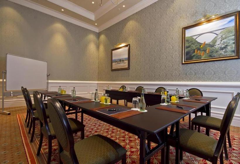 استراحتگاه The Boardwalk Hotel, Convention Centre & Spa