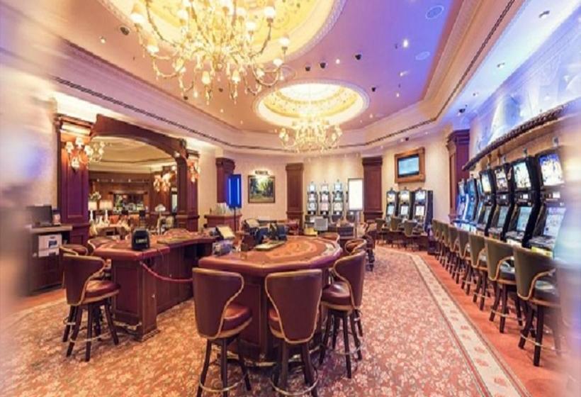 استراحتگاه The Boardwalk Hotel, Convention Centre & Spa