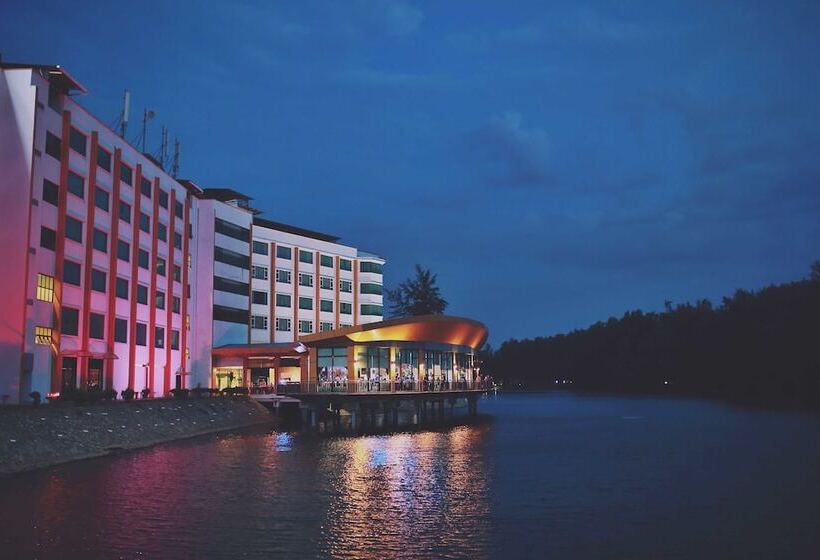 منتجع The Regency Waterfront