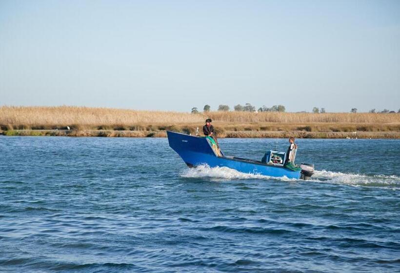 Riviera Hotel & Chalets