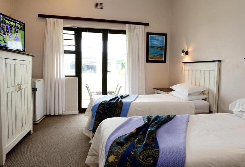 Riviera Hotel & Chalets