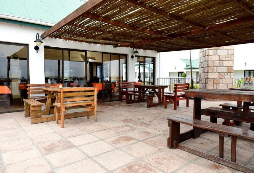 Riviera Hotel & Chalets