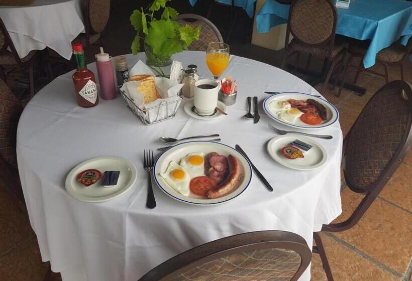 Riviera Hotel & Chalets