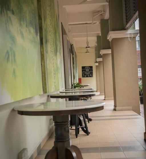 فندق The Regency  Seri Warisan