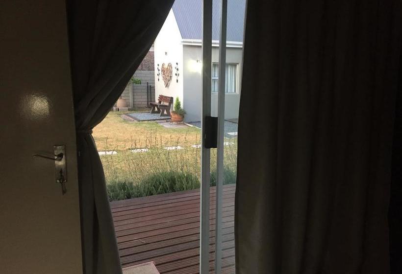 Tranquil House B&b @ 1 College Ave